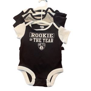 NBA Brooklyn Nets Baby Size 0-3 Months Short Sleeve One Piece Bodysuits